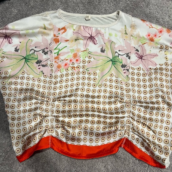 Long Sleeve Patterned Top - Picture 2 of 3